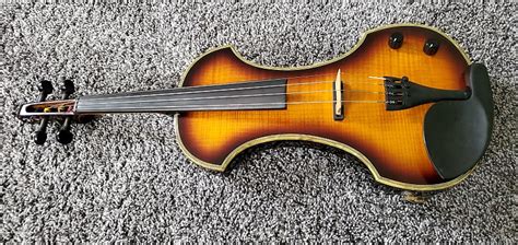 fender fv3 electric violin.